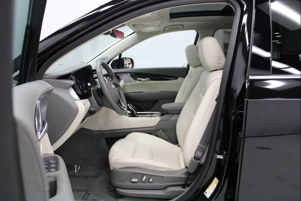 used 2024 Cadillac XT6 car, priced at $47,288