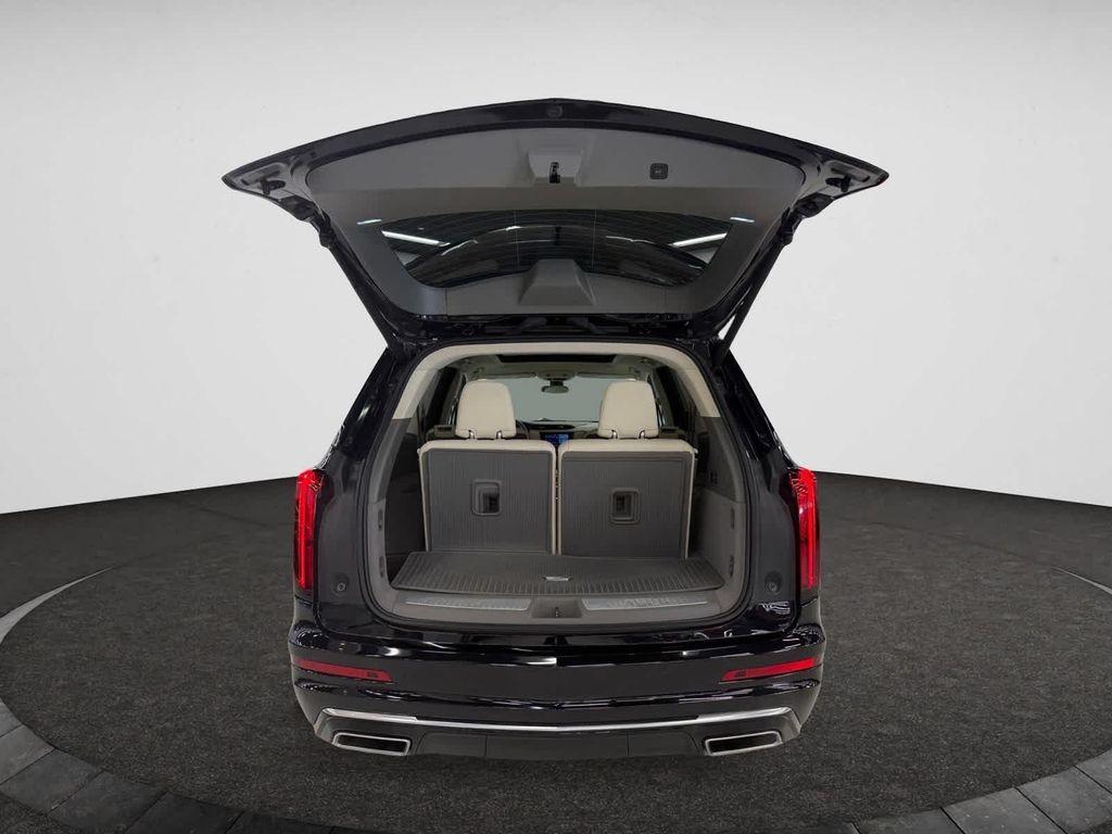 used 2024 Cadillac XT6 car, priced at $47,288