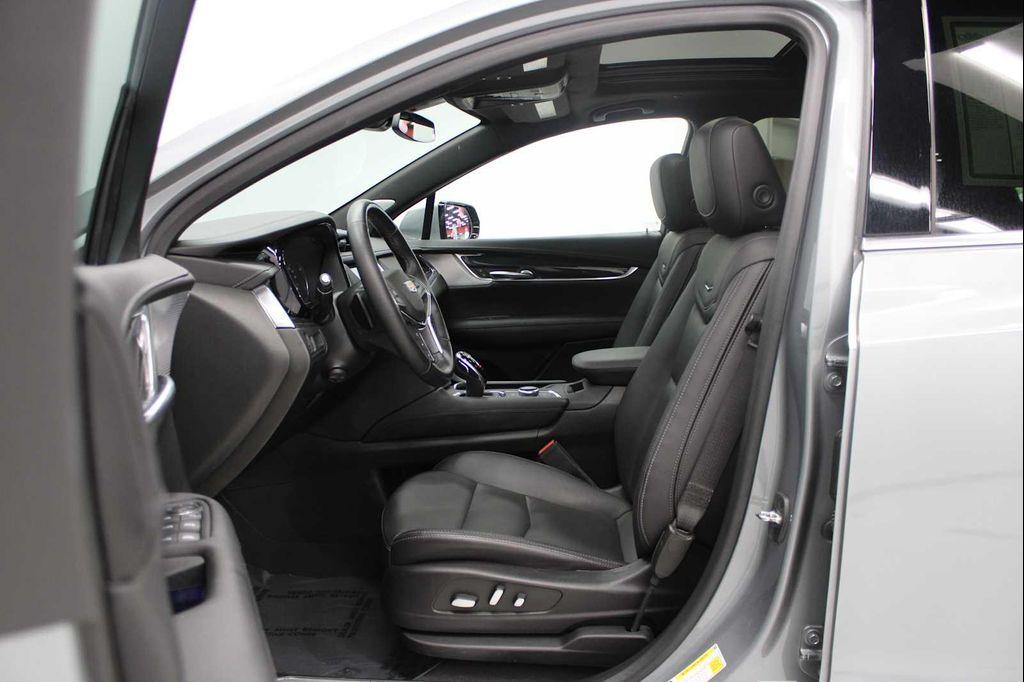 used 2023 Cadillac XT5 car, priced at $32,998