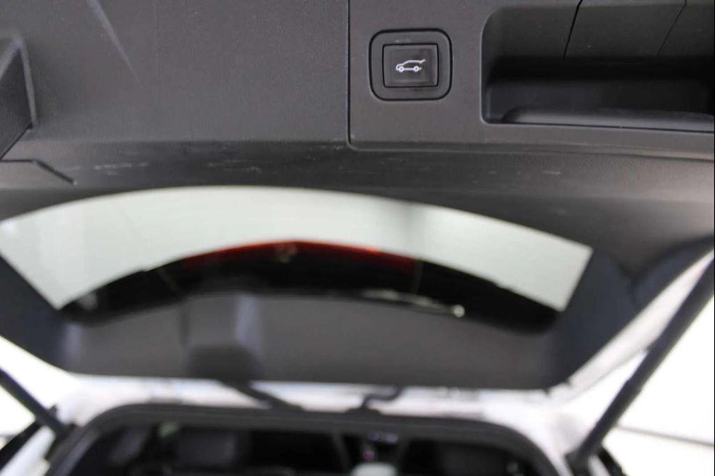 used 2023 Cadillac XT5 car, priced at $33,988