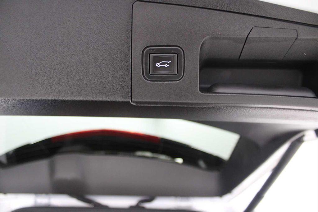 used 2022 Cadillac XT5 car, priced at $32,998