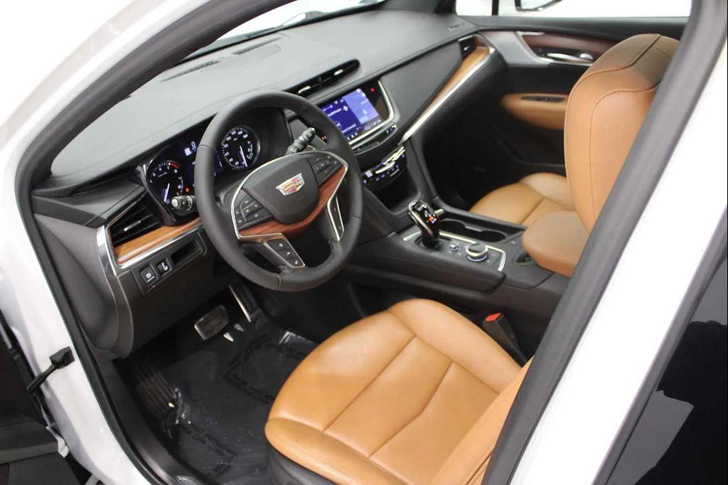 used 2022 Cadillac XT5 car, priced at $32,998