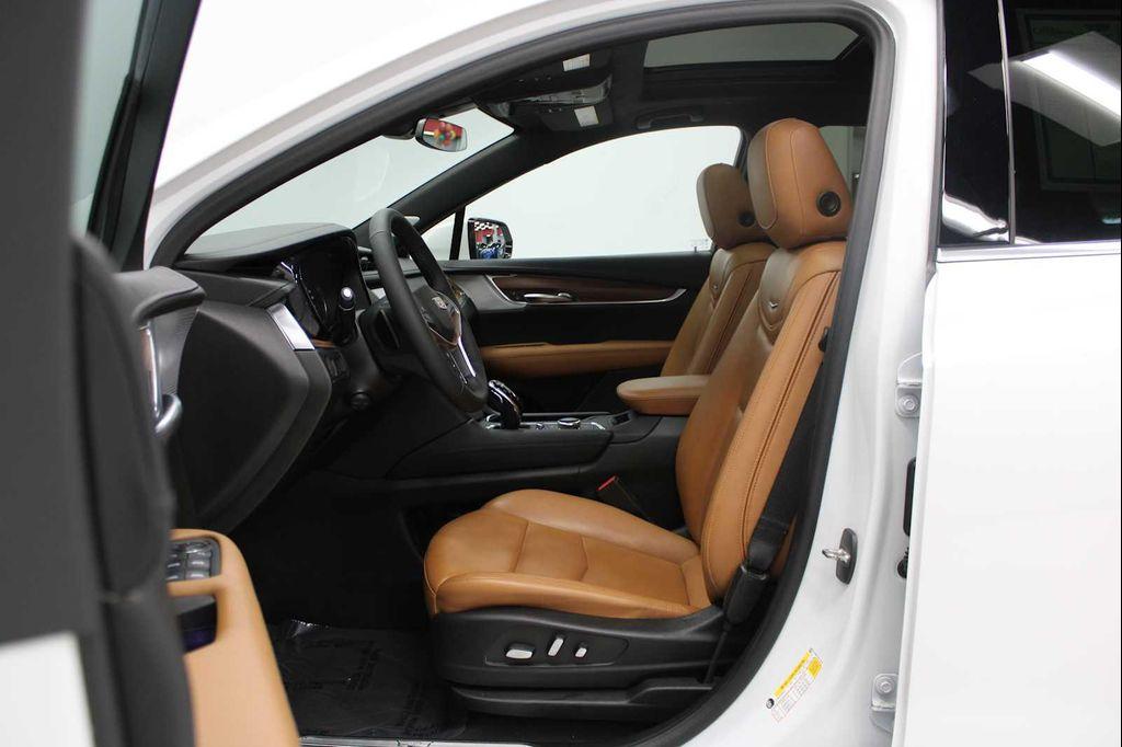 used 2022 Cadillac XT5 car, priced at $32,998