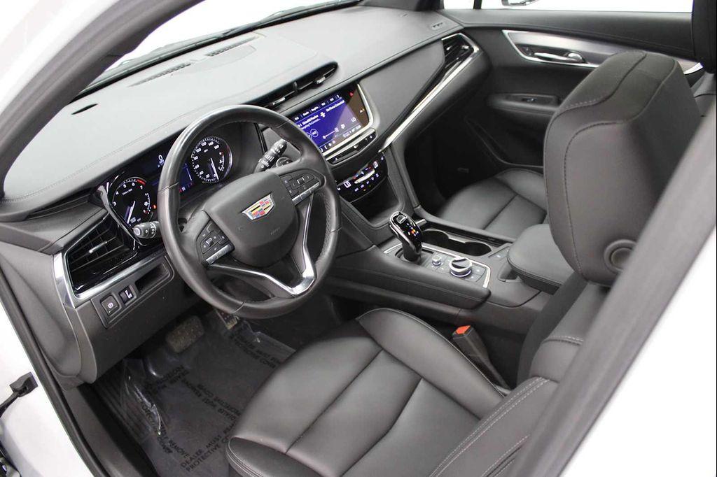 used 2024 Cadillac XT6 car, priced at $40,688