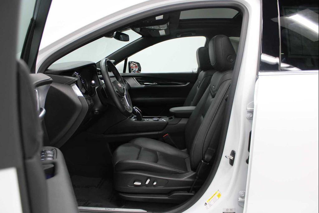 used 2023 Cadillac XT5 car, priced at $34,998