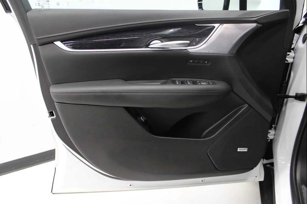 used 2023 Cadillac XT5 car, priced at $34,998