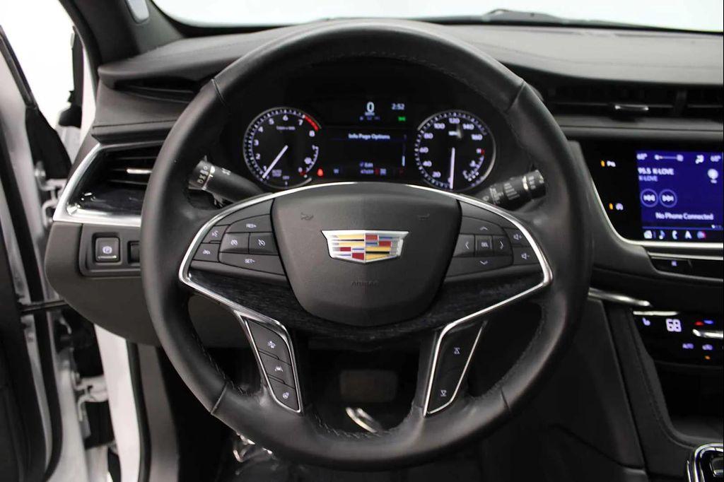 used 2023 Cadillac XT5 car, priced at $34,998