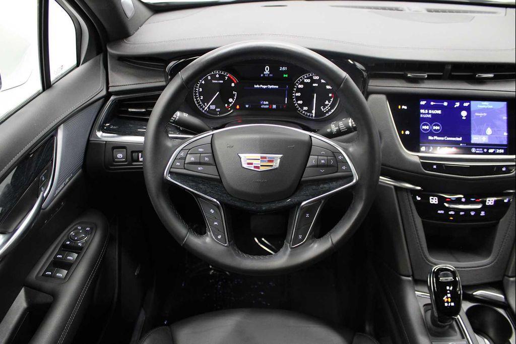 used 2023 Cadillac XT5 car, priced at $34,998