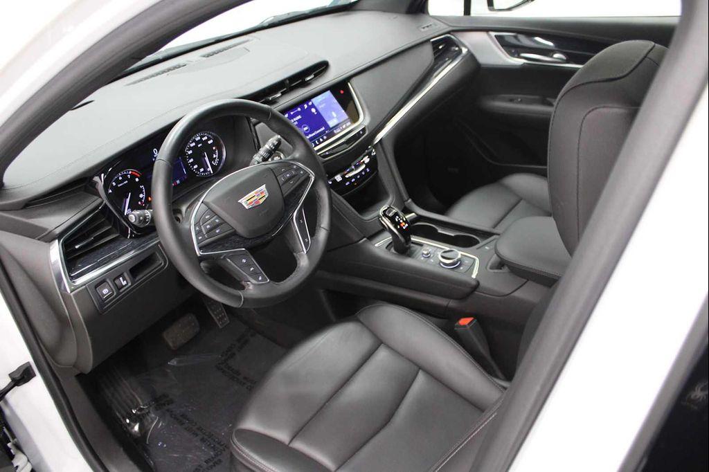used 2023 Cadillac XT5 car, priced at $34,998