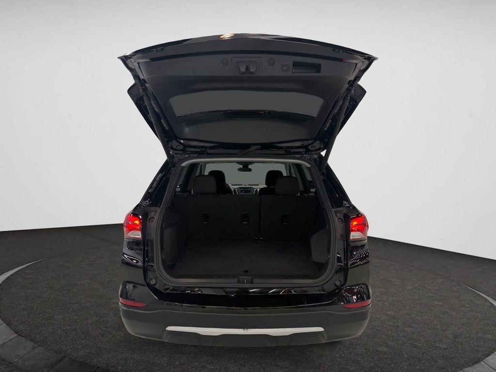 used 2024 Chevrolet Equinox car, priced at $22,998