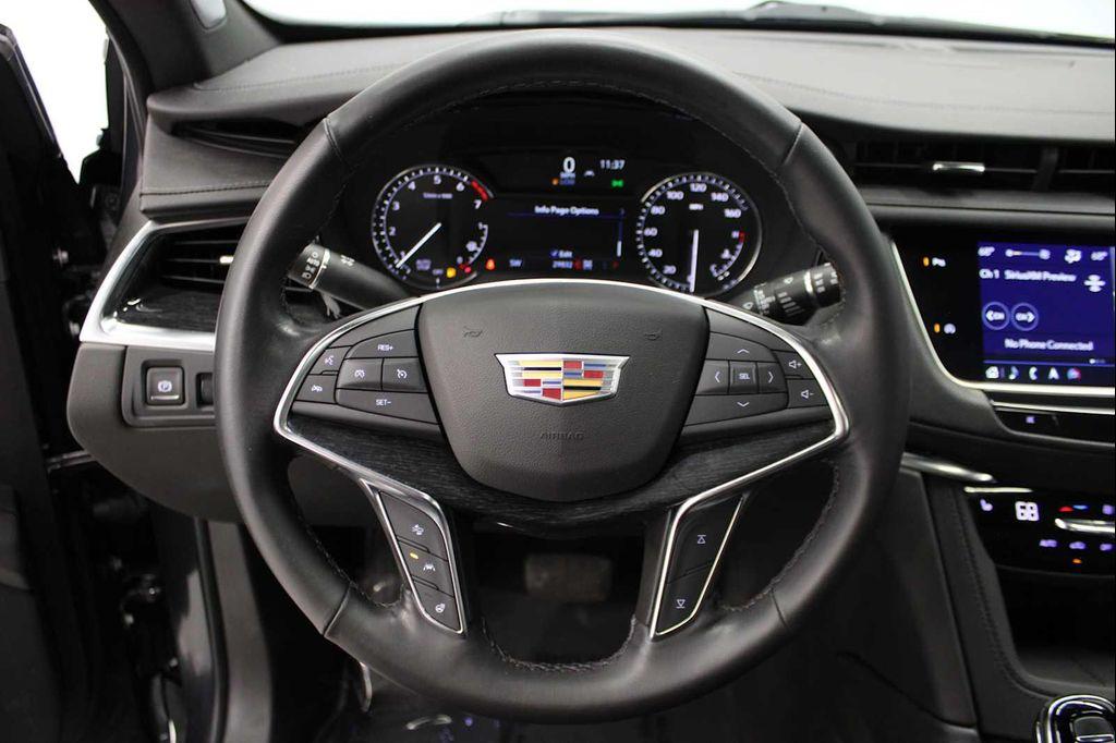 used 2022 Cadillac XT5 car, priced at $33,788
