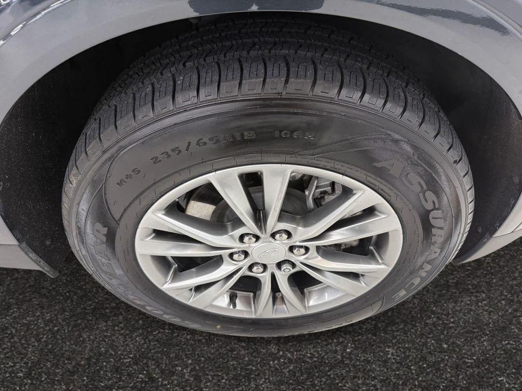 used 2022 Cadillac XT5 car, priced at $33,788