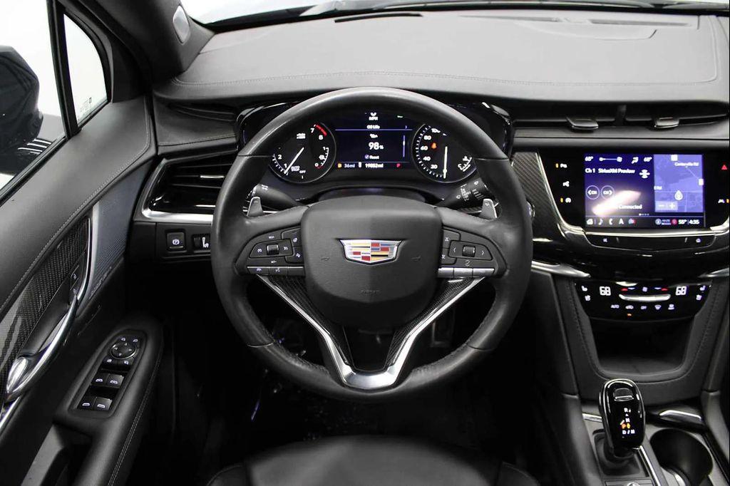 used 2024 Cadillac XT6 car, priced at $48,998