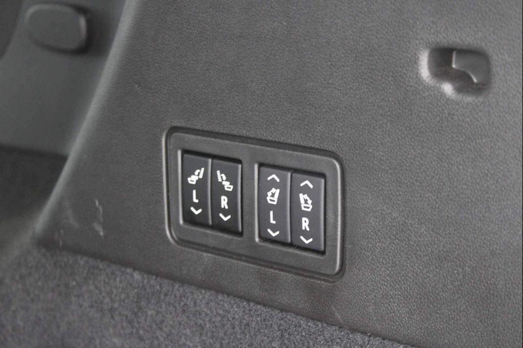 used 2024 Cadillac XT6 car, priced at $48,998