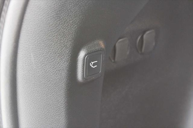 used 2020 Jeep Cherokee car, priced at $24,988