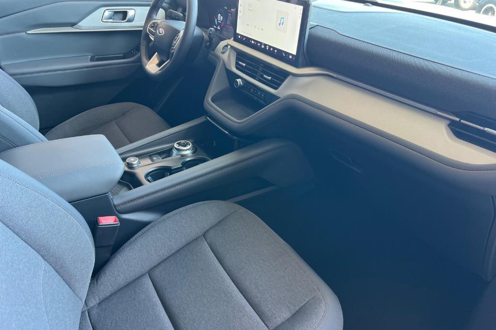 new 2025 Ford Explorer car, priced at $41,450