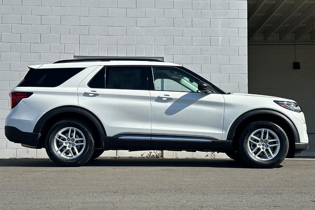 new 2025 Ford Explorer car, priced at $53,600