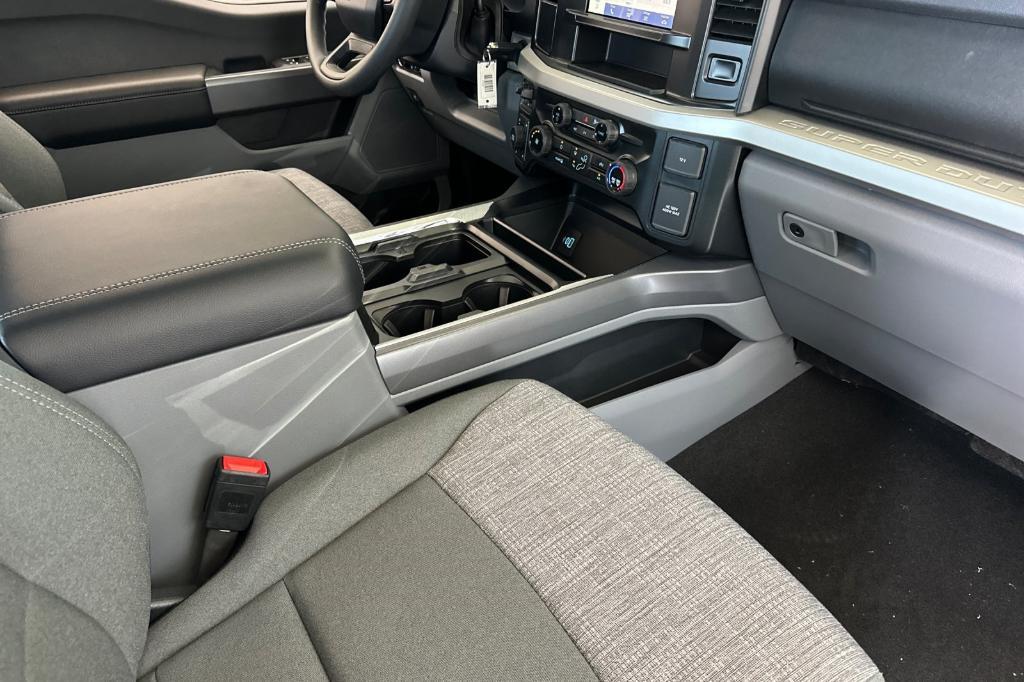 new 2025 Ford F-250 car, priced at $79,720