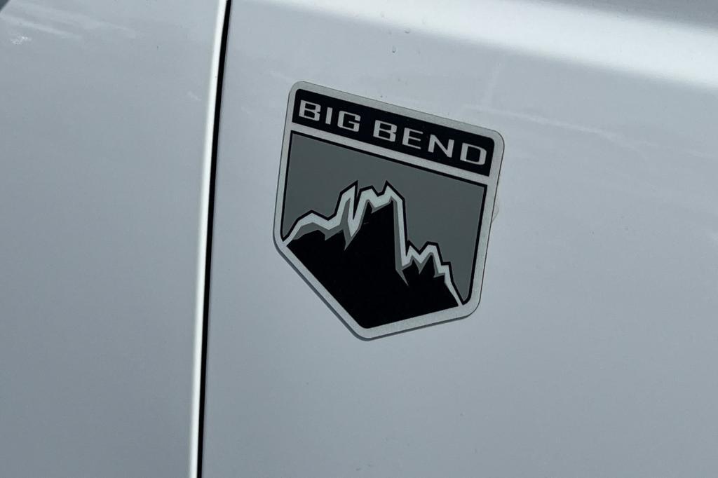 new 2025 Ford Bronco car, priced at $45,622