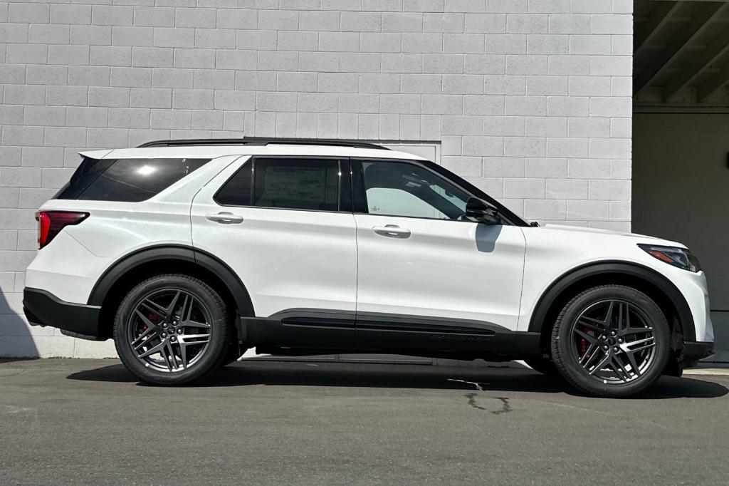 new 2025 Ford Explorer car, priced at $60,090