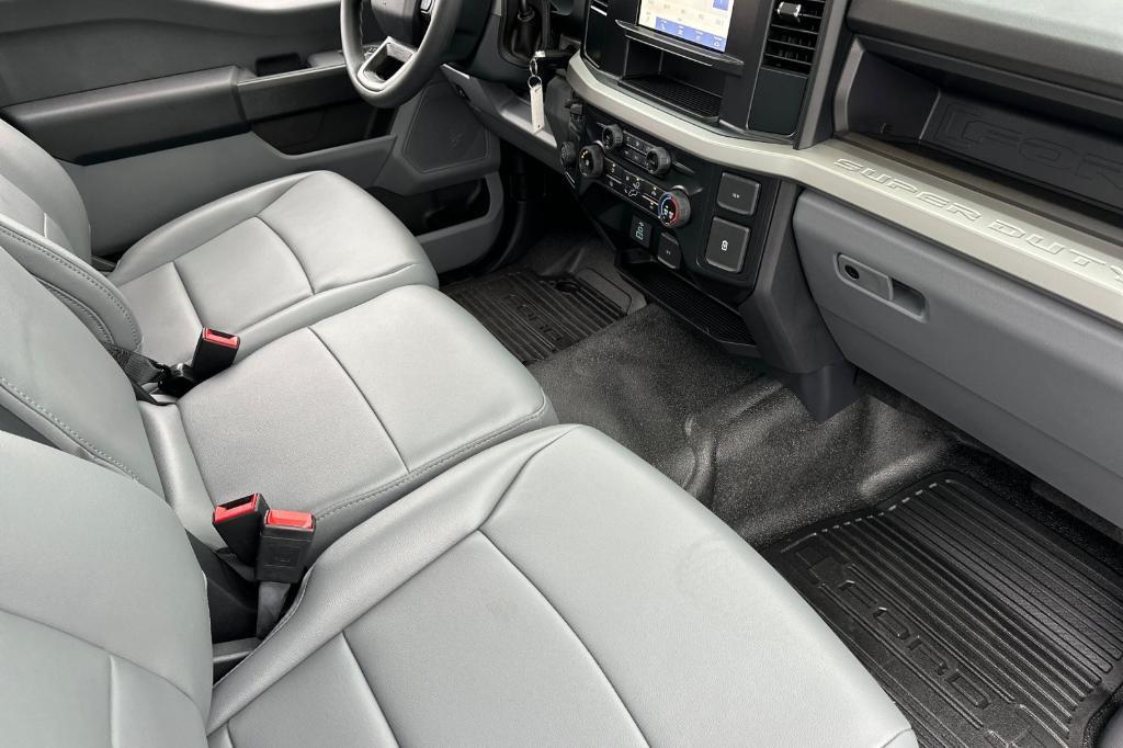 new 2024 Ford F-350 car, priced at $43,072