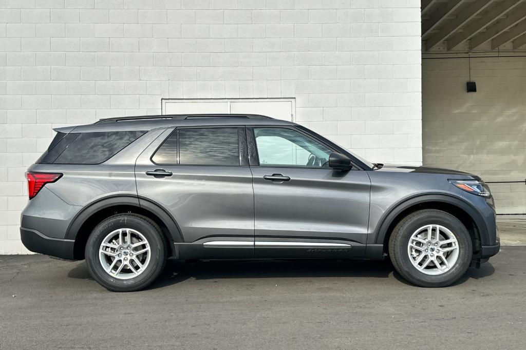 new 2025 Ford Explorer car, priced at $41,620