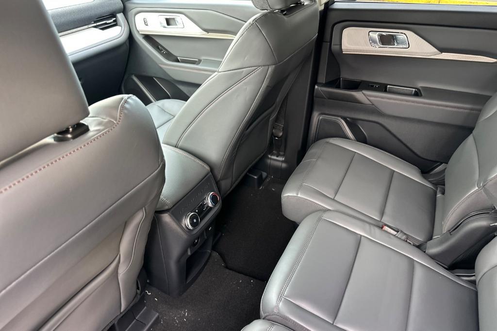 new 2025 Ford Explorer car, priced at $41,620