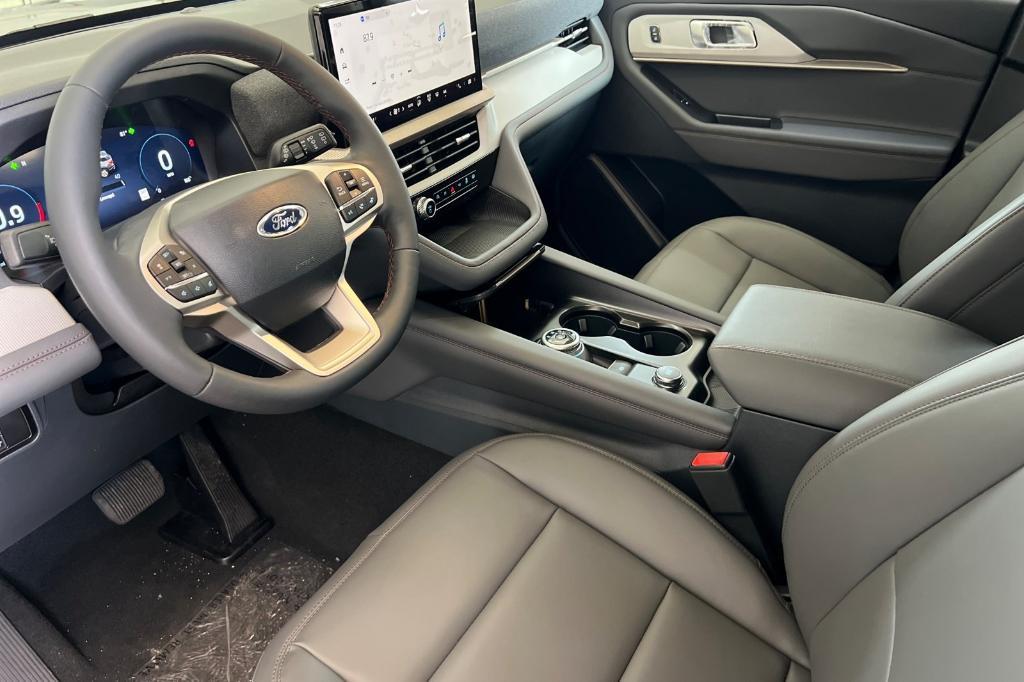 new 2025 Ford Explorer car, priced at $41,956
