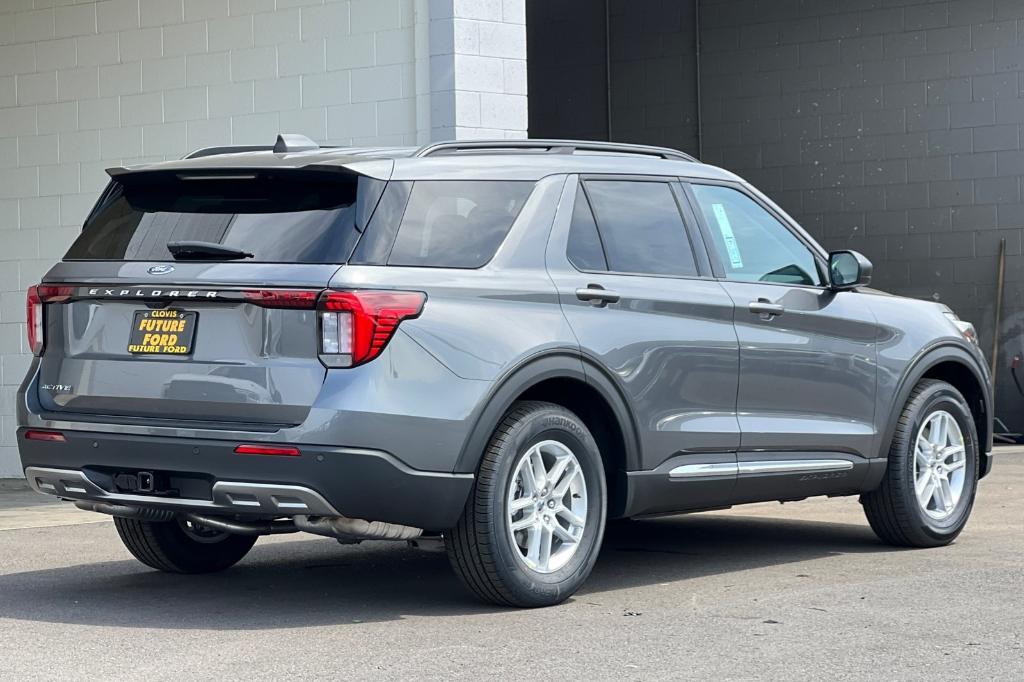 new 2025 Ford Explorer car, priced at $41,956
