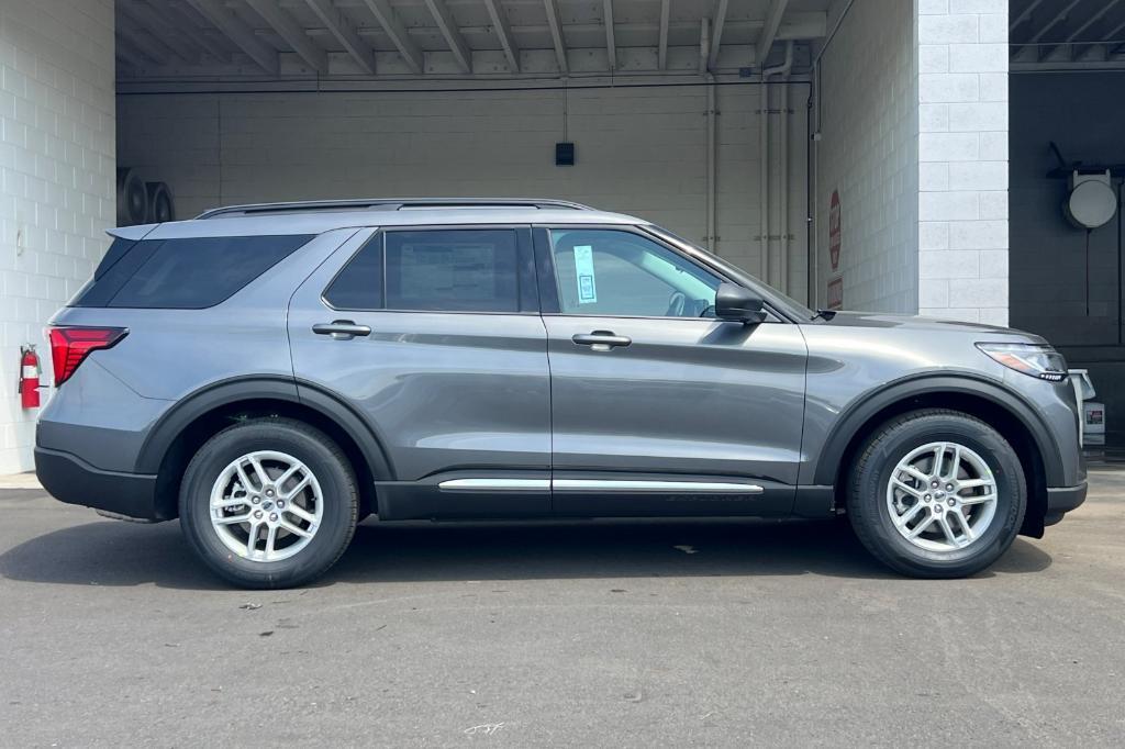 new 2025 Ford Explorer car, priced at $41,956