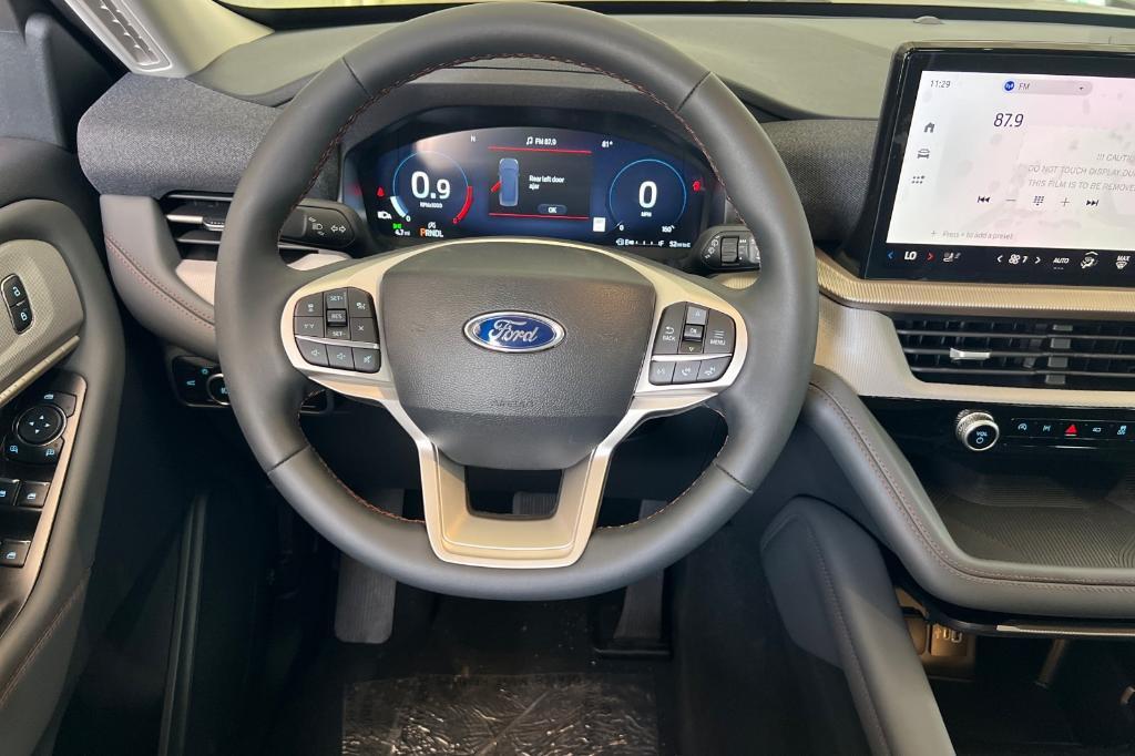 new 2025 Ford Explorer car, priced at $41,956