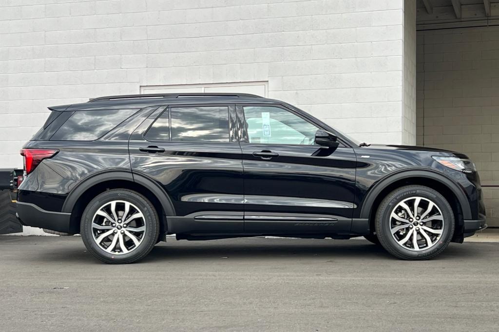 new 2025 Ford Explorer car, priced at $53,105