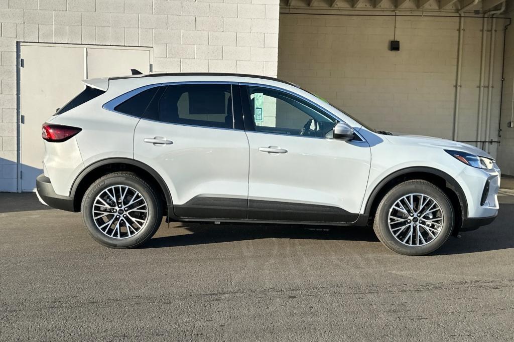 new 2025 Ford Escape car, priced at $46,890