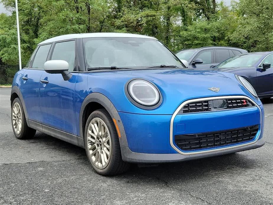 new 2025 MINI Hardtop car, priced at $39,430