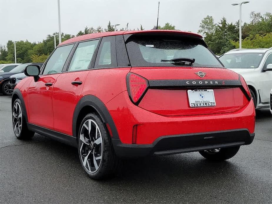 new 2025 MINI Hardtop car, priced at $37,595