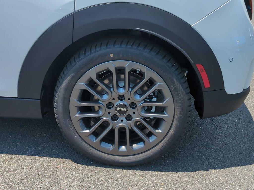 new 2025 MINI Hardtop car, priced at $35,025