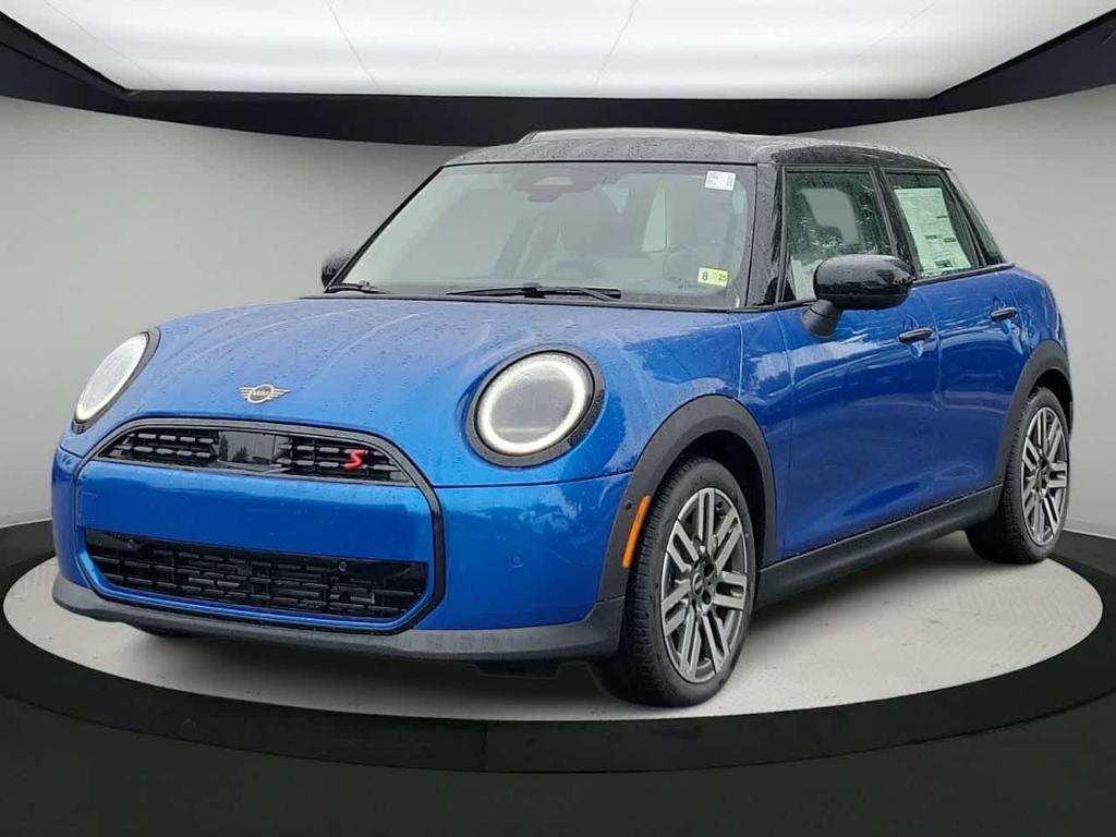 new 2025 MINI Hardtop car, priced at $36,970