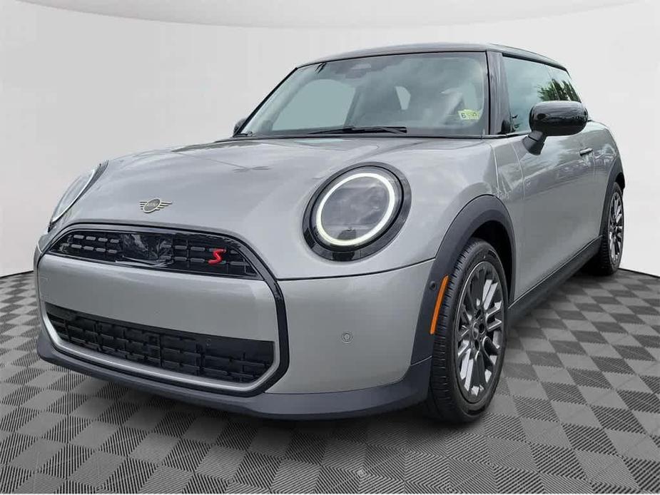 new 2025 MINI Hardtop car, priced at $35,595