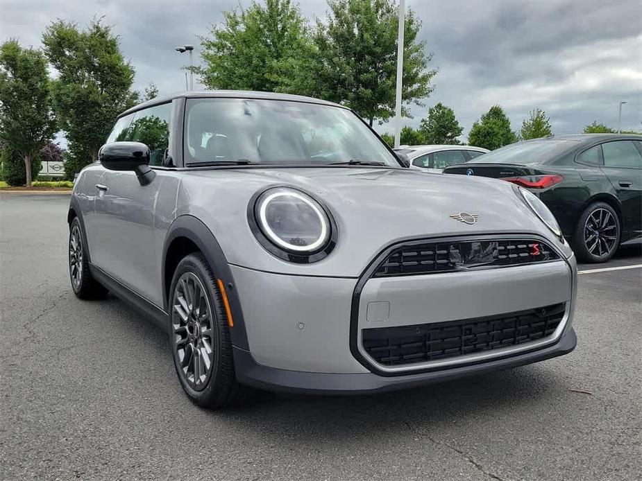 new 2025 MINI Hardtop car, priced at $35,595