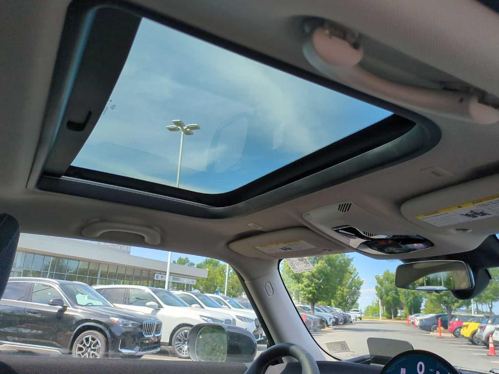 new 2025 MINI Hardtop car, priced at $35,595