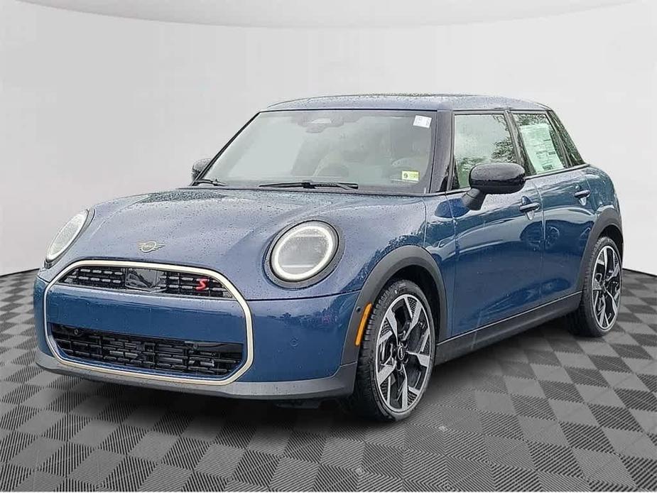 new 2025 MINI Hardtop car, priced at $39,430