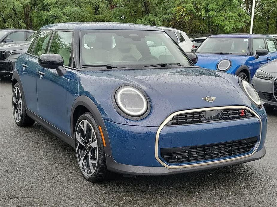 new 2025 MINI Hardtop car, priced at $39,430