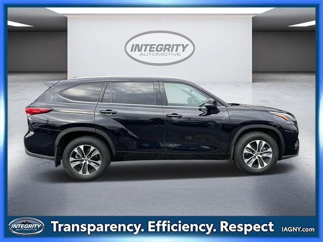 used 2021 Toyota Highlander car, priced at $34,490