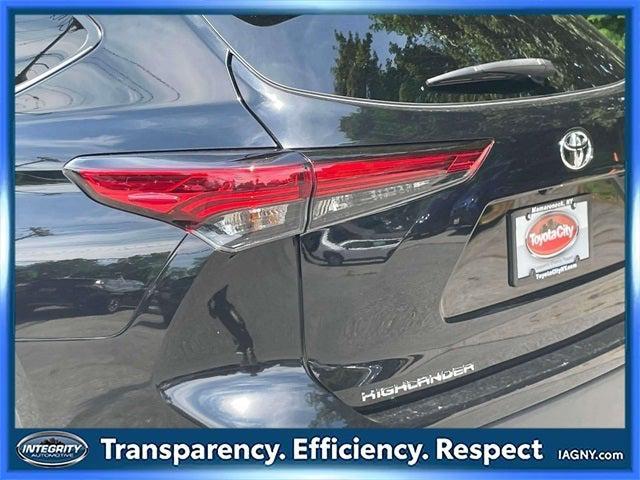 used 2022 Toyota Highlander car, priced at $37,390