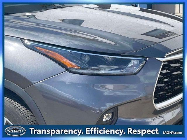 used 2021 Toyota Highlander car, priced at $32,990