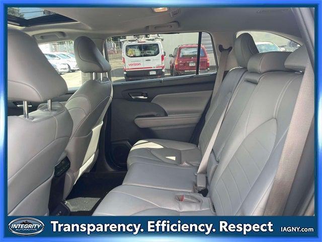 used 2021 Toyota Highlander car, priced at $32,990