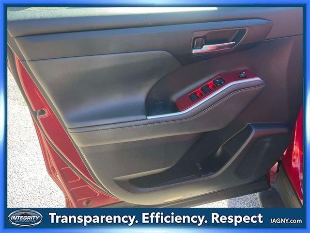 used 2022 Toyota Highlander car, priced at $36,490