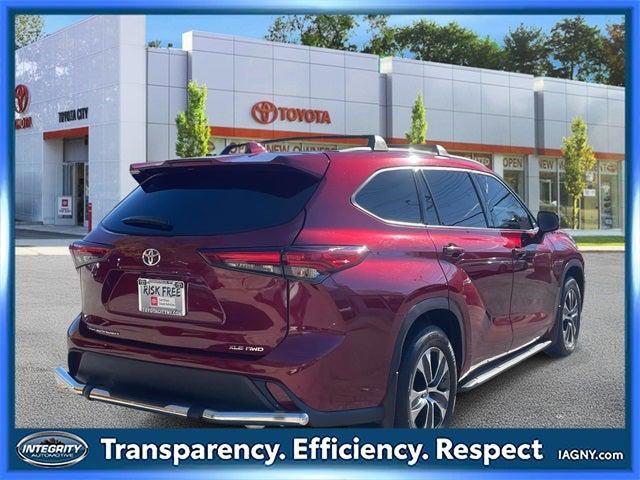 used 2022 Toyota Highlander car, priced at $36,490