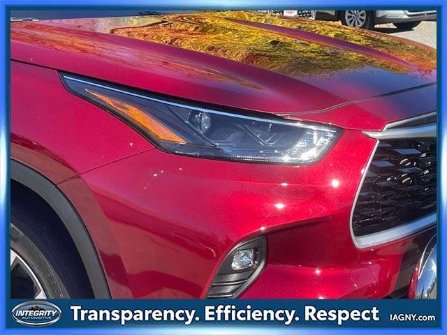 used 2022 Toyota Highlander car, priced at $36,490