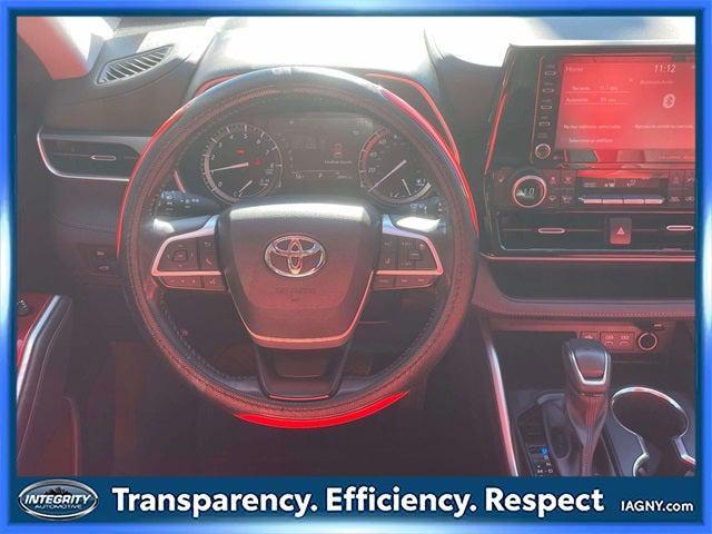 used 2022 Toyota Highlander car, priced at $36,490